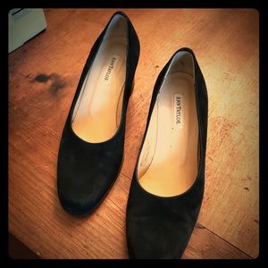 Ann Taylor black suede block heel pump
